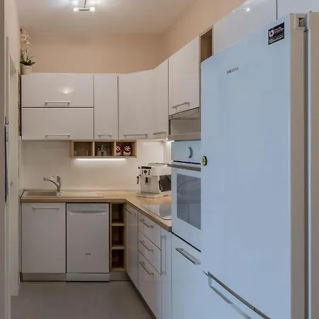 Faye Apartment