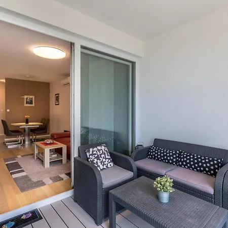 Faye Διαμέρισμα *